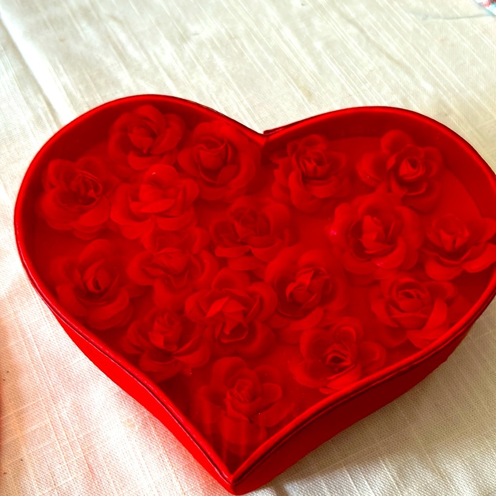 RED SATIN HEART BOX